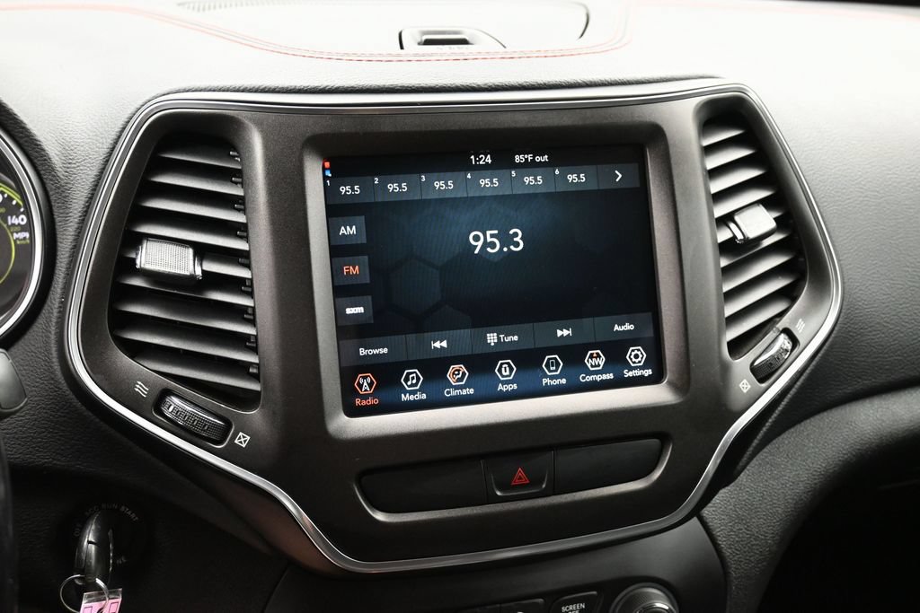 Used 2020 Jeep Cherokee Trailhawk AWD/4WD image 14