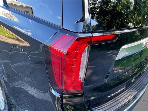 Used 2024 GMC Yukon Denali w/ Advanced Technology Package AWD/4WD image 27