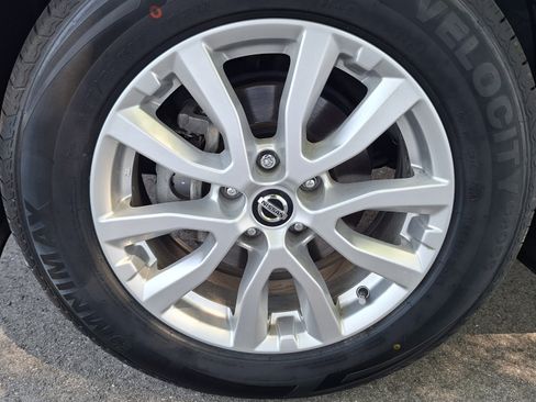 Certified 2020 Nissan Rogue SV image 24