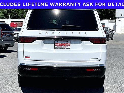 Used 2024 Jeep Wagoneer Series II AWD/4WD image 4