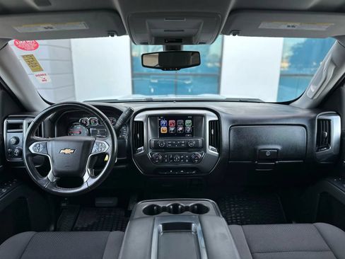 Used 2018 Chevrolet Silverado 1500 LT w/ LT Eassist Package AWD/4WD image 8
