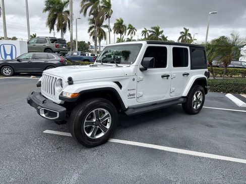 Used 2020 Jeep Wrangler Unlimited Sahara w/ Safety Group AWD/4WD image 4