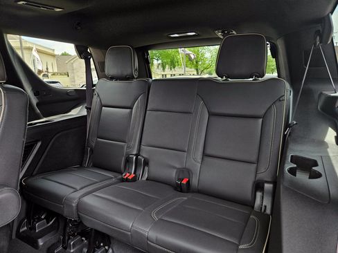 Used 2023 Chevrolet Tahoe Premier RWD image 32