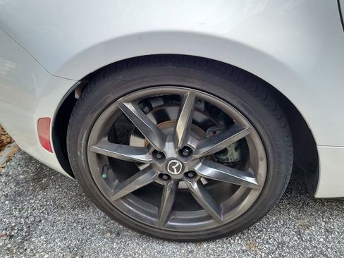 Used 2017 MAZDA MX-5 Miata Club image 17