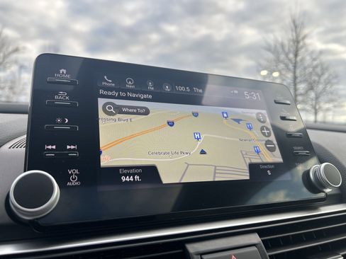 Used 2022 Honda Accord Touring image 12