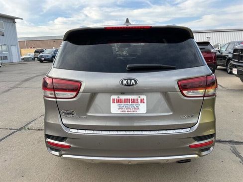 Used 2018 Kia Sorento SX image 4