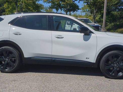 New 2025 Buick Envision Sport Touring image 9