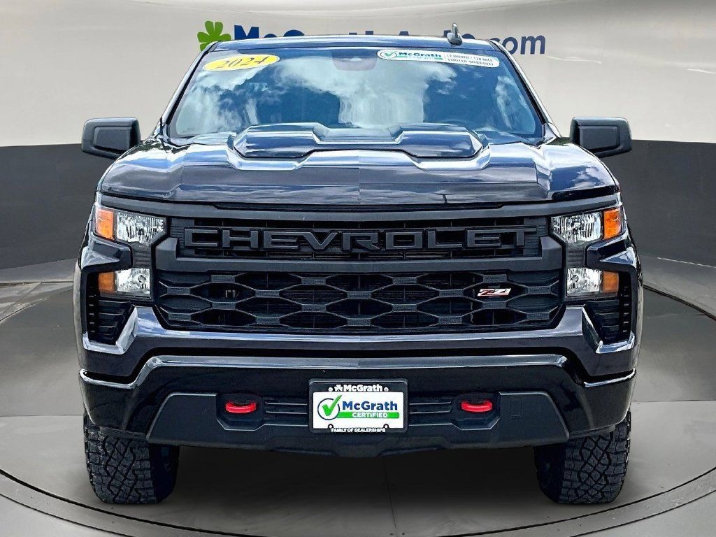 Used 2024 Chevrolet Silverado 1500 Custom Trail Boss AWD/4WD image 2