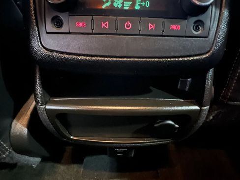 Used 2014 GMC Acadia SLT FWD image 23