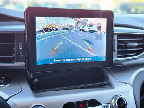 Used 2022 Ford Explorer XLT w/ Equipment Group 202A image 23