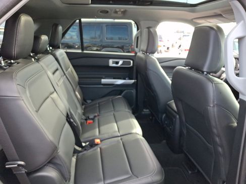 Used 2023 Ford Explorer XLT w/ Equipment Group 202A image 15
