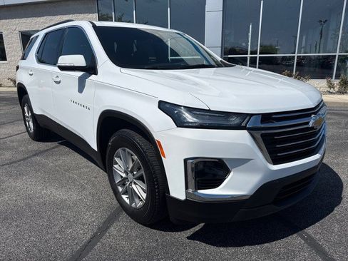 Used 2023 Chevrolet Traverse LT FWD image 1