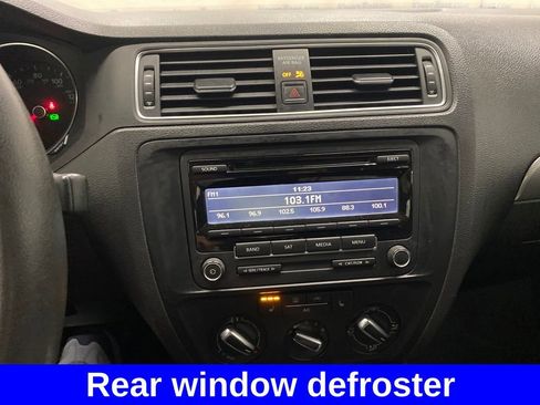 Used 2015 Volkswagen Jetta SE image 8