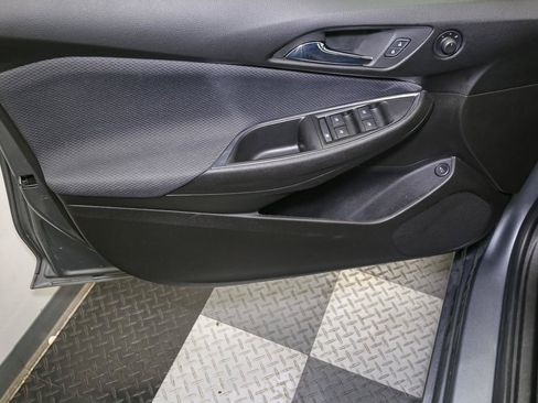 Used 2019 Chevrolet Cruze LT FWD image 34