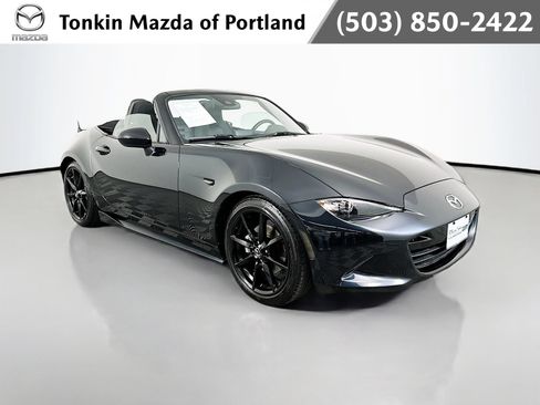 Used 2020 MAZDA MX-5 Miata Club w/ Interior Package RWD image 1