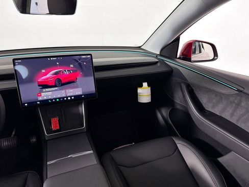 Used 2026 Tesla Model Y Long Range image 35