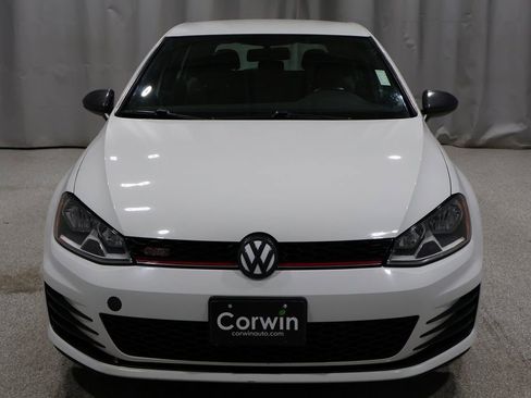 Used 2017 Volkswagen Golf S image 6