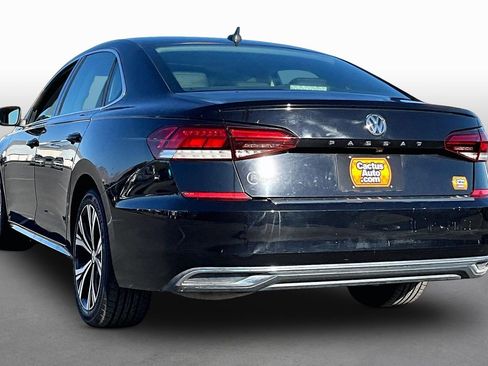 Used 2021 Volkswagen Passat 2.0T SE image 11