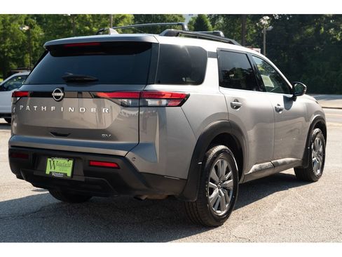 Used 2024 Nissan Pathfinder SV w/ SV Premium Package FWD image 8