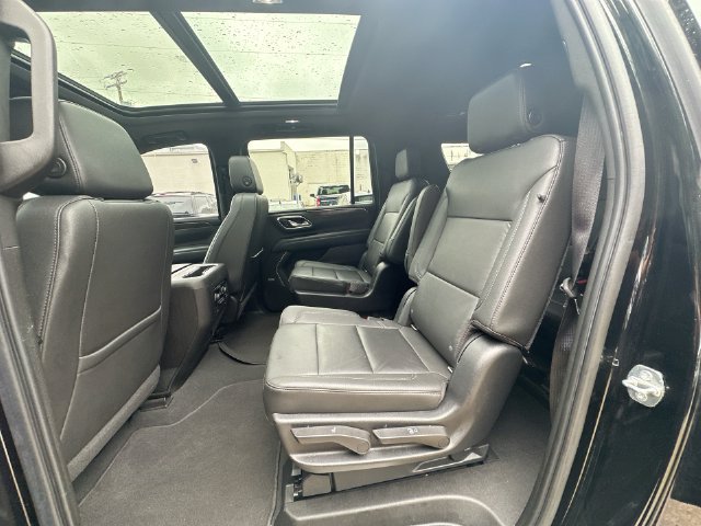 Used 2021 Chevrolet Suburban LT AWD/4WD image 35