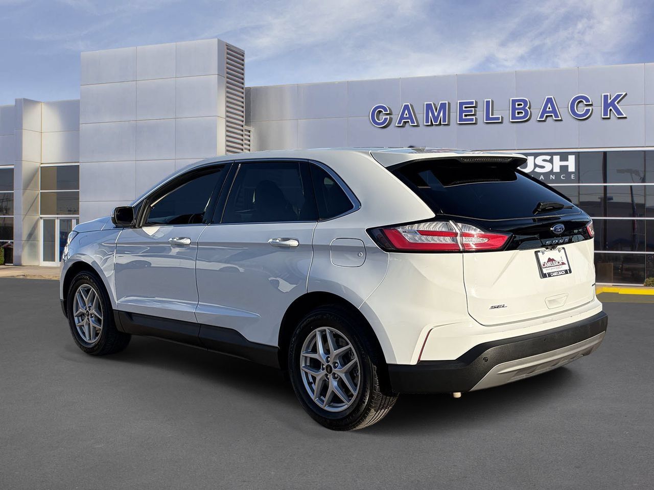 Used 2024 Ford Edge SEL AWD/4WD image 4