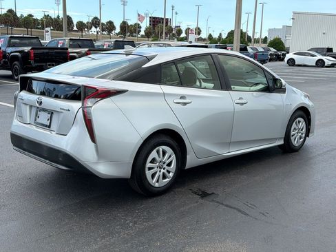Used 2017 Toyota Prius One FWD image 9