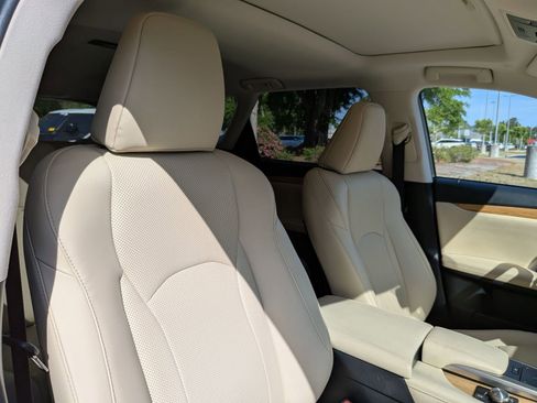 Used 2022 Lexus RX 350L FWD w/ Premium Package image 40