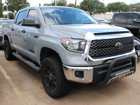 Used 2021 Toyota Tundra SR5 RWD image 2