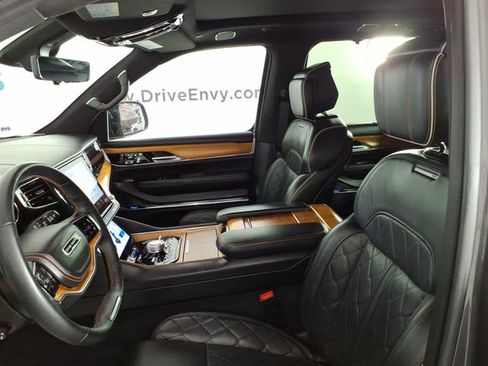 Used 2024 Jeep Grand Wagoneer L Series III AWD/4WD image 14