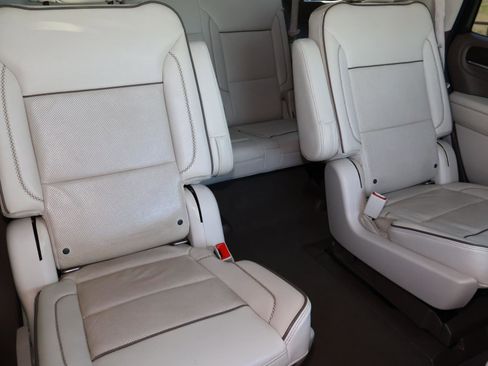 Used 2021 GMC Yukon Denali w/ LPO, Illumination Package image 23