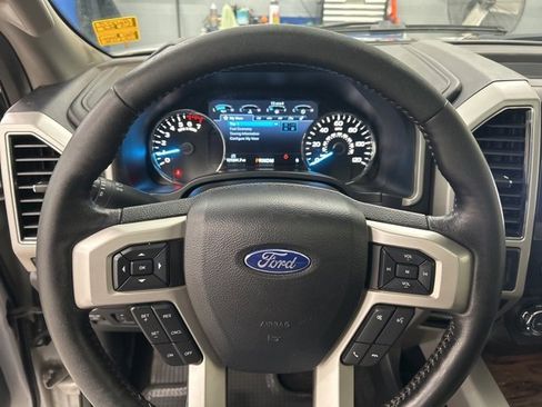Used 2019 Ford F150 Lariat image 12