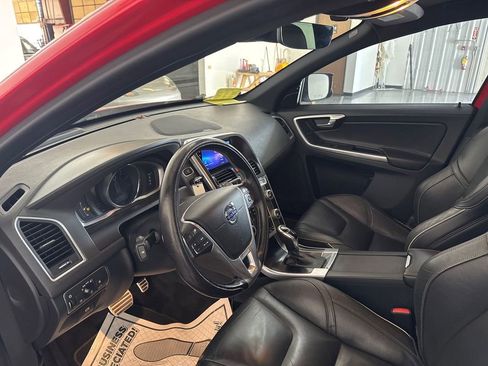 Used 2016 Volvo XC60 T6 R-Design Platinum w/ Climate Package image 8