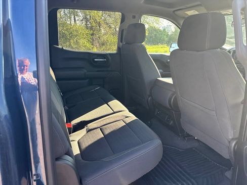 Used 2022 Chevrolet Silverado 1500 Custom w/ Safety Confidence Package AWD/4WD image 12