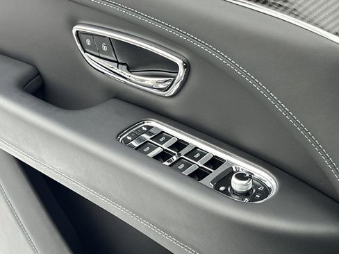 Certified 2022 Bentley Bentayga image 39