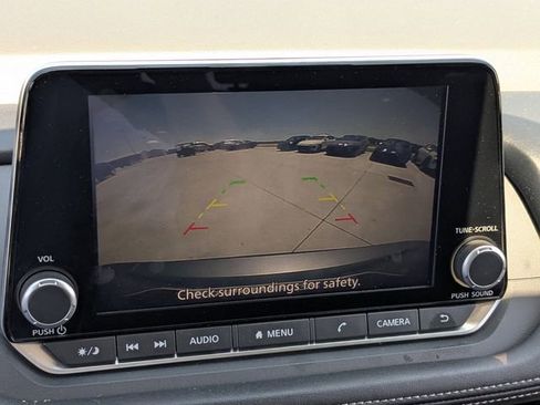 Used 2025 Nissan Rogue SV FWD image 19