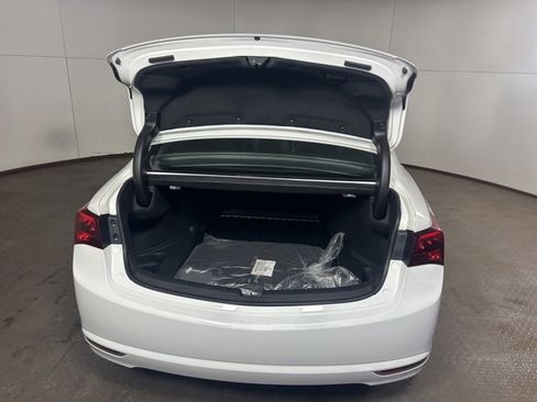 Used 2017 Acura TLX image 19