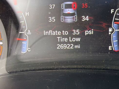 Used 2024 Jeep Compass Sport AWD/4WD image 17