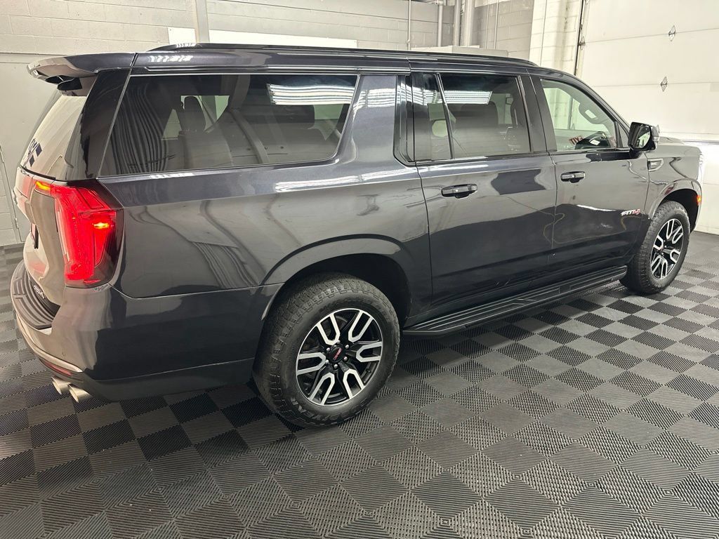 Used 2023 GMC Yukon XL AT4 w/ Technology Package AWD/4WD image 10