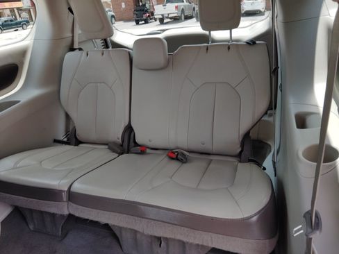 Used 2021 Chrysler Voyager Lxi FWD image 28