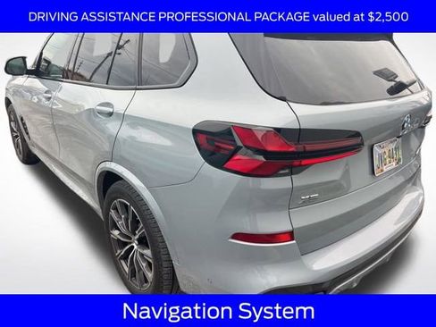 Used 2025 BMW X5 M60i image 3