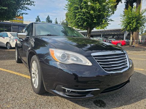 Used 2014 Chrysler 200 Limited w/ Sun/Sound Group image 8