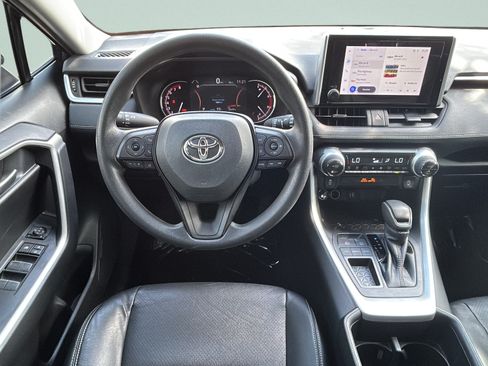 Used 2024 Toyota RAV4 XLE w/ Convenience Package FWD image 12