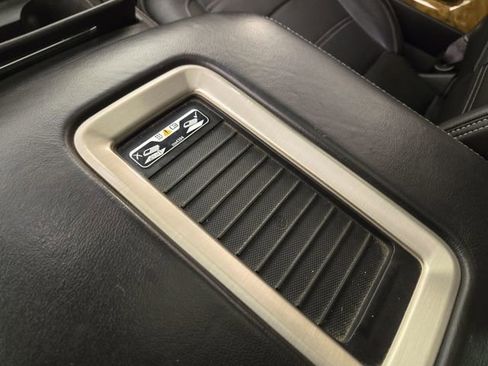 Used 2017 GMC Yukon Denali image 29