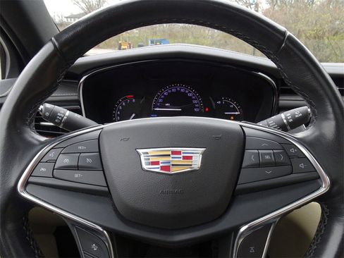 Used 2019 Cadillac XT5 Premium Luxury image 21