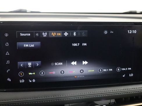 Used 2023 Nissan Ariya AWD image 29