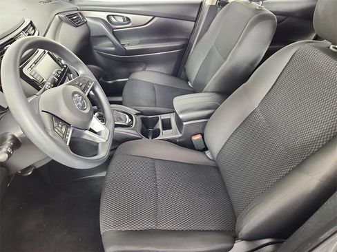 Used 2022 Nissan Rogue Sport S image 10