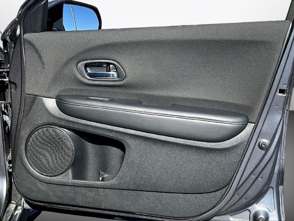 Used 2022 Honda HR-V LX image 29