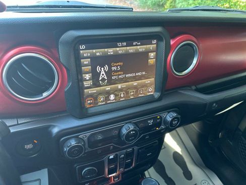 Used 2022 Jeep Gladiator Rubicon w/ Trailer Tow Package image 14