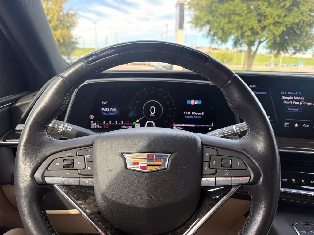 Used 2023 Cadillac Escalade Premium Luxury RWD image 16