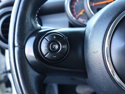 Used 2017 MINI Cooper 2-Door Hardtop image 12